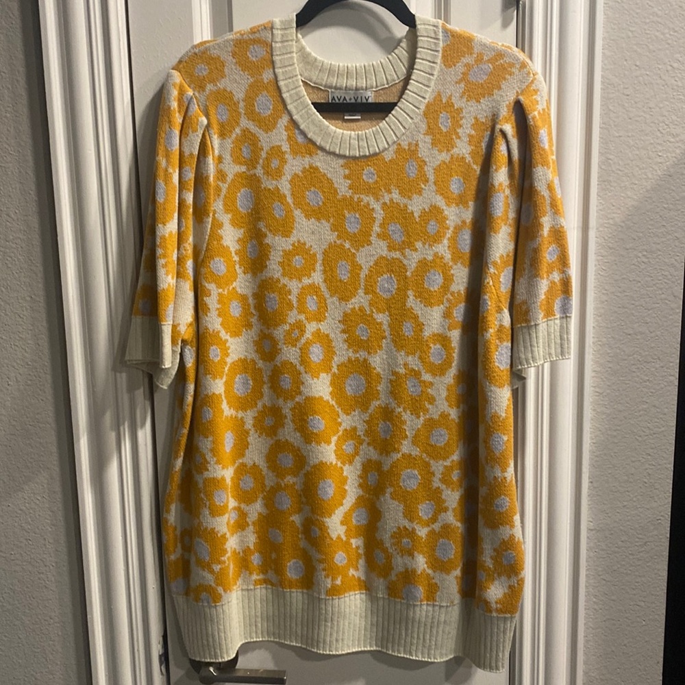 Spring short sleeved sweater
